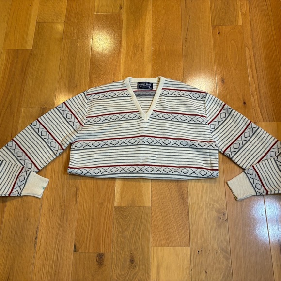 Vintage Robert Bruce XL V-Neck Sweater.  100% Acrylic, Cream/Gray/Red Striped.** - Picture 6 of 7